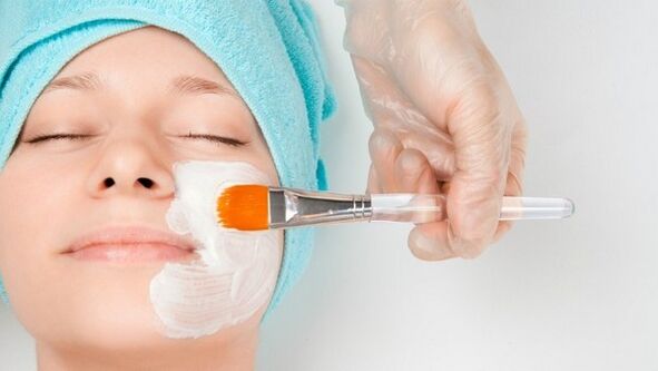 Facial mask-a folk remedy for skin rejuvenation at home