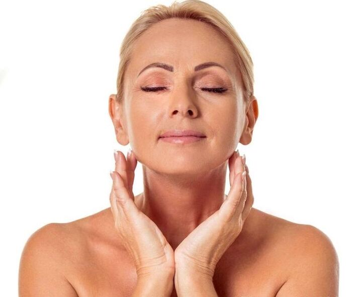 Facial skin massage to rejuvenate