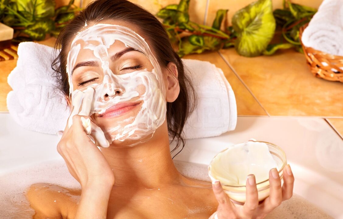 face mask to rejuvenate the skin