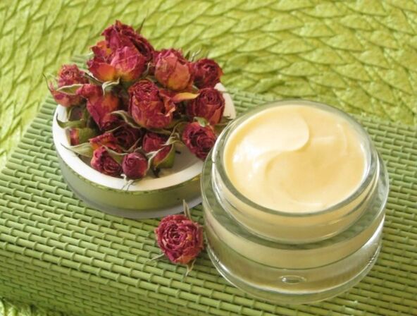 Pink grass cream
